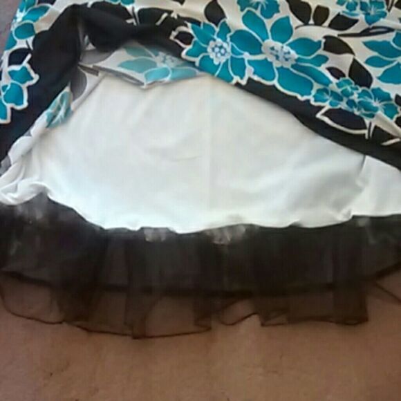 City Triangles Halter Dress - Picture 7 of 8